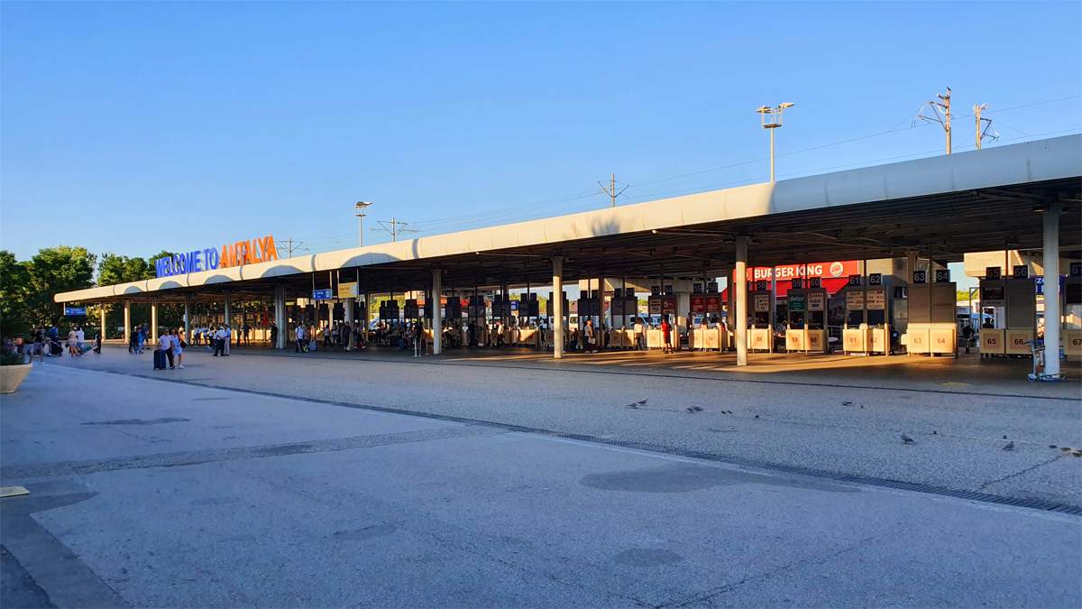 Antalya’ya Hava Yoluyla Gelen Turist Sayısı 9 Milyonu Aştı